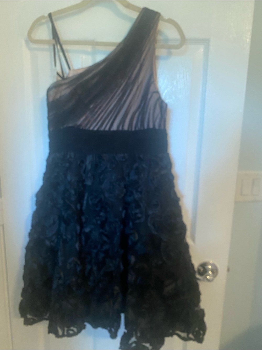 One-Shoulder Black Floral Rosette Party Dress